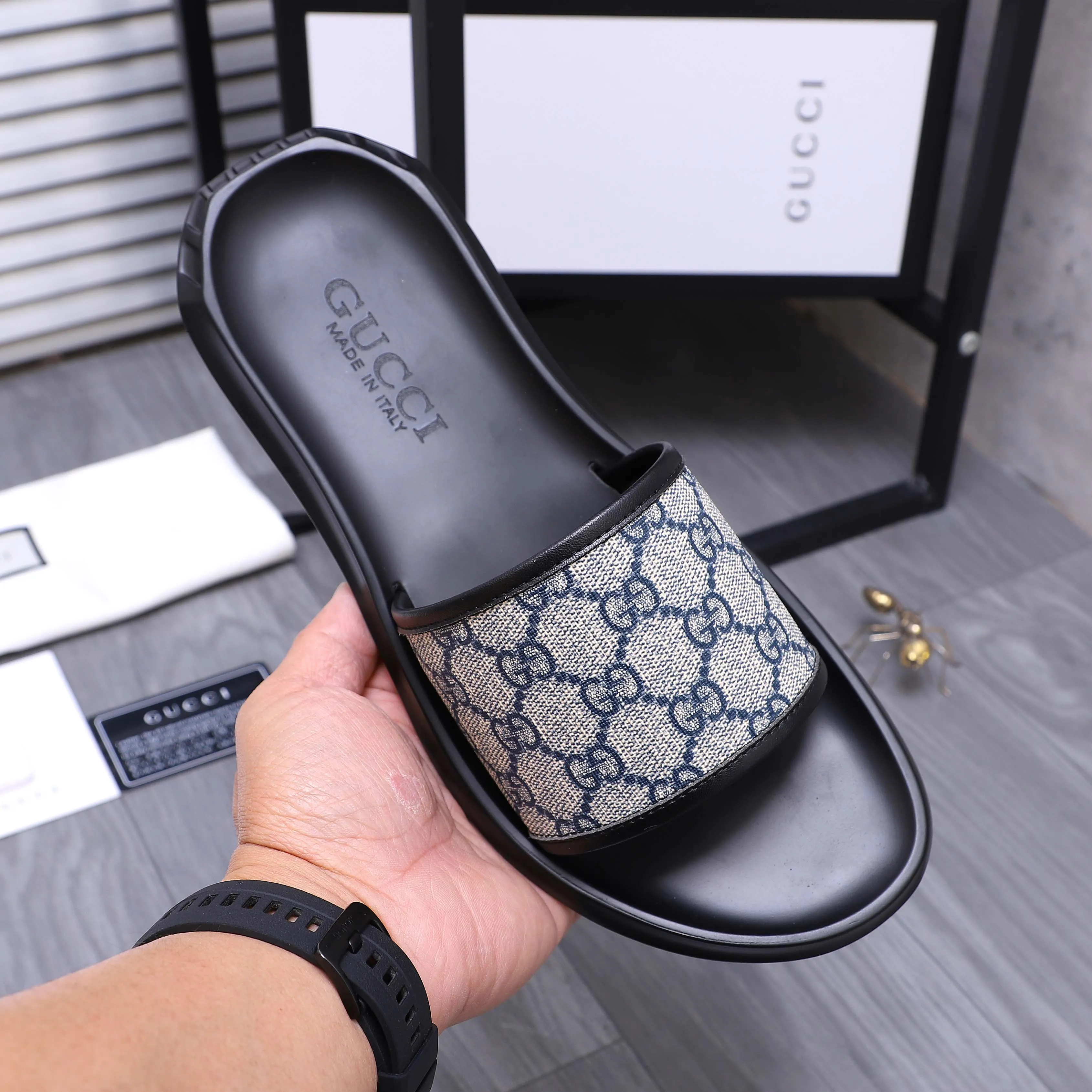 Men's shoes 💰280 Product trademark: GUCCI "Gucci" slippers Regular size: 38-44 (45.46 custom-made, non-returnable) Product materials: Selected cowhide printed upper, instep imitation leather lining, original outsole